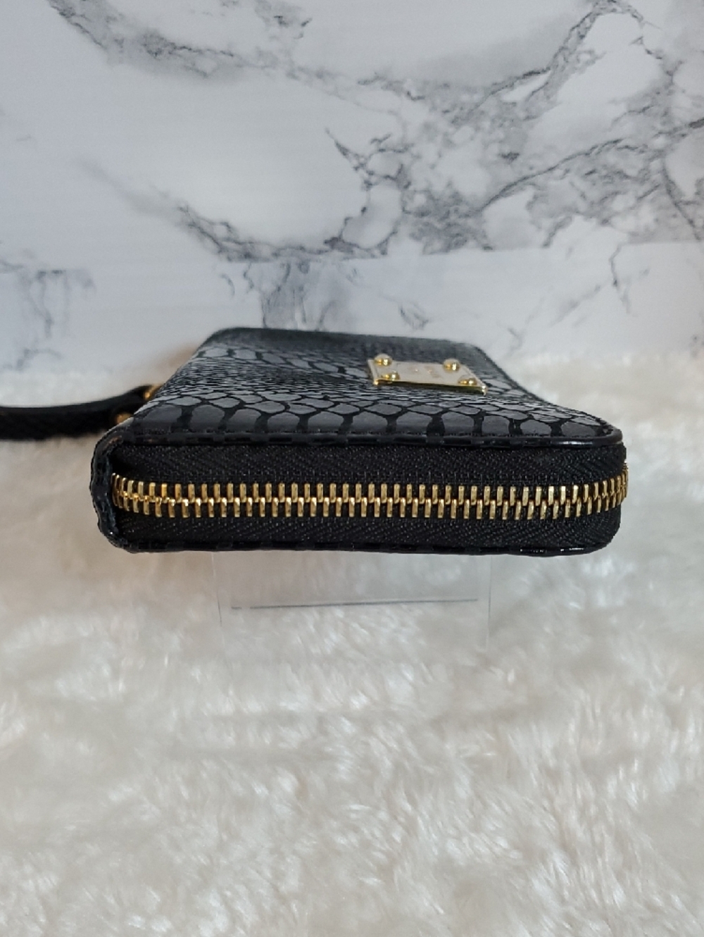Michael Kors Black Patent Python Embossed Wristlet Wallet with Gold Plaque EUC - Picture 5 of 9